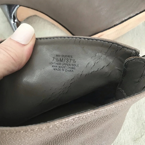 BCBG MaxAzria Women’s Durres Peep Toe Zip Leather Heeled  Bootie Size 7.5 - Picture 10 of 13